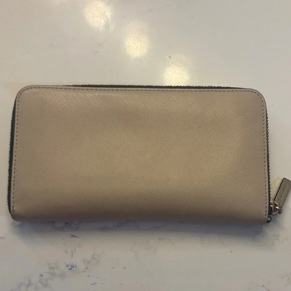 Kate Spade Black and Cream Zip Wallet - Picture 2 of 6